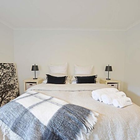 Escape To High End Comforts On Riverton Villa Маунт Маунгануи Екстериор снимка