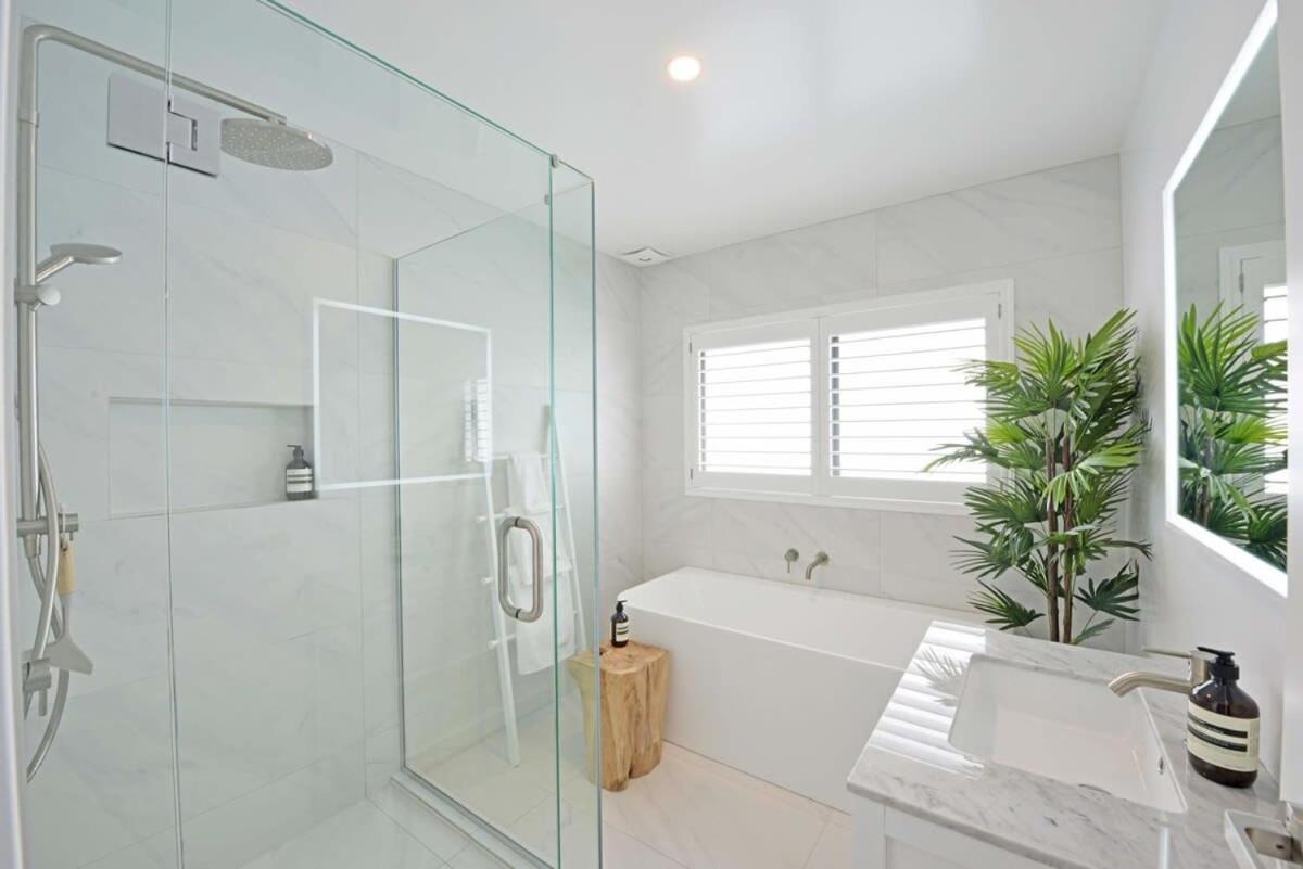 Escape To High End Comforts On Riverton Villa Маунт Маунгануи Екстериор снимка